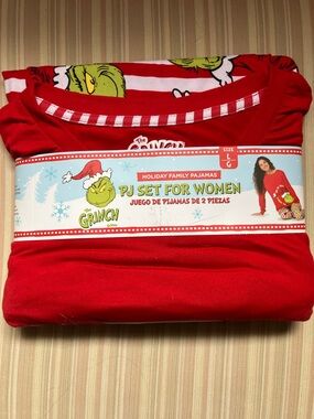 Grinch PJ set, Ladies size L.